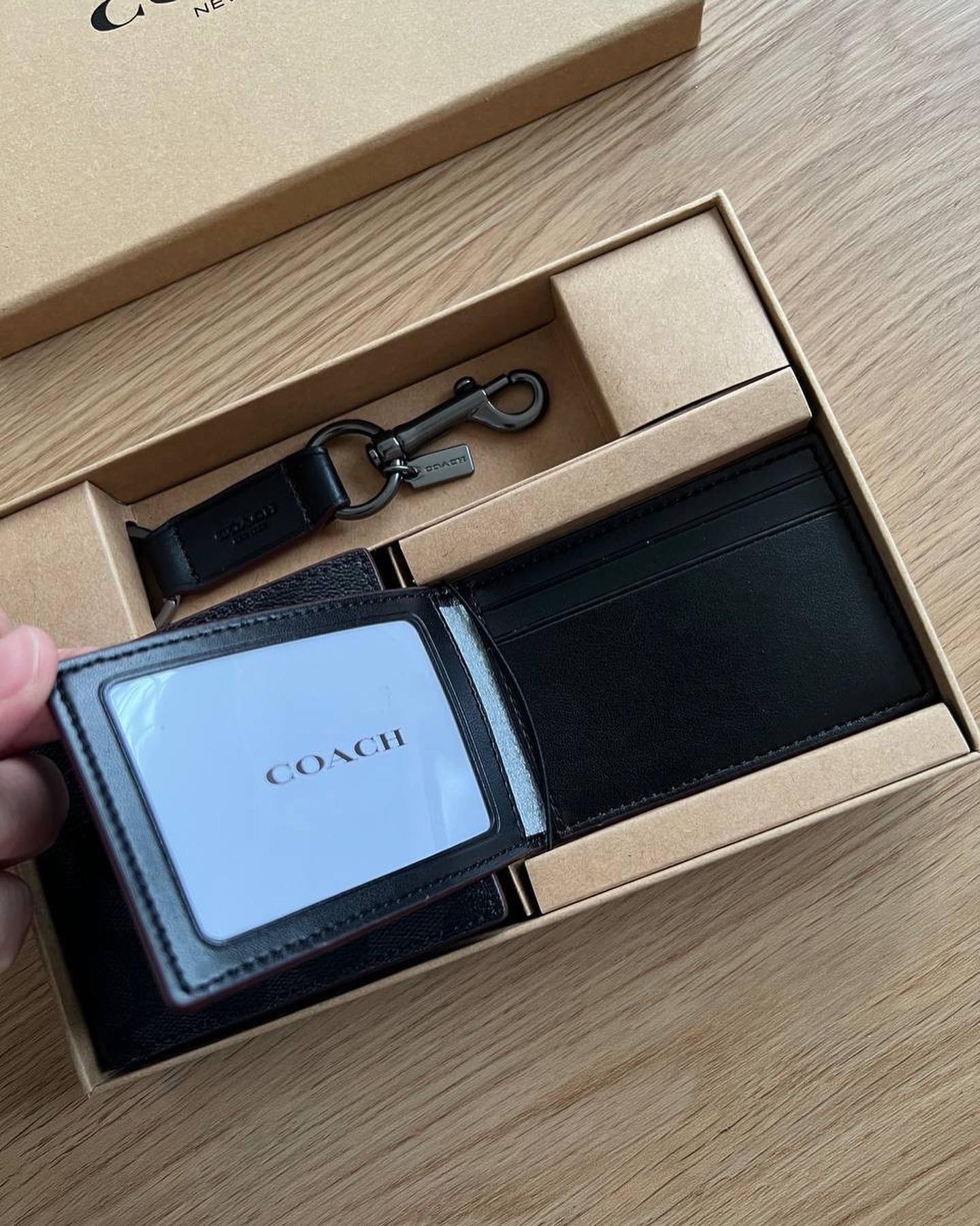 Coach Boxed Compact Id Wallet With Trigger Snap Key Fob in Signature