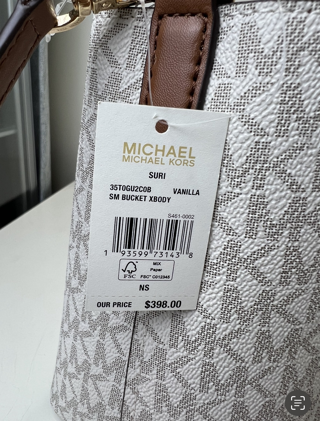 Michael Kors Suri Small Bucket in Signature Vanilla Exclusively USA