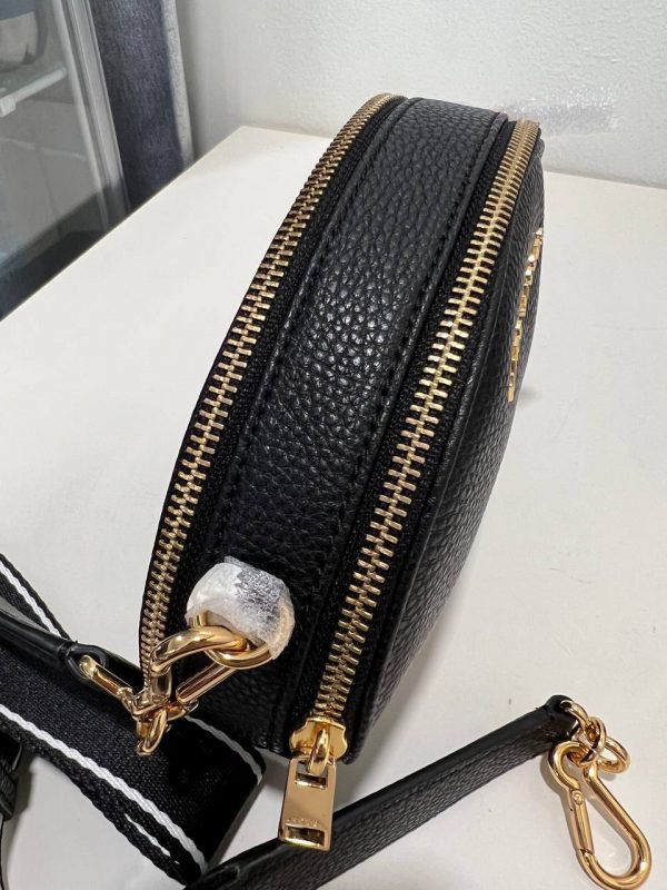 [CLEARANCE] Marc Jacobs Rewind Oval Crossbody in Black – Exclusively USA