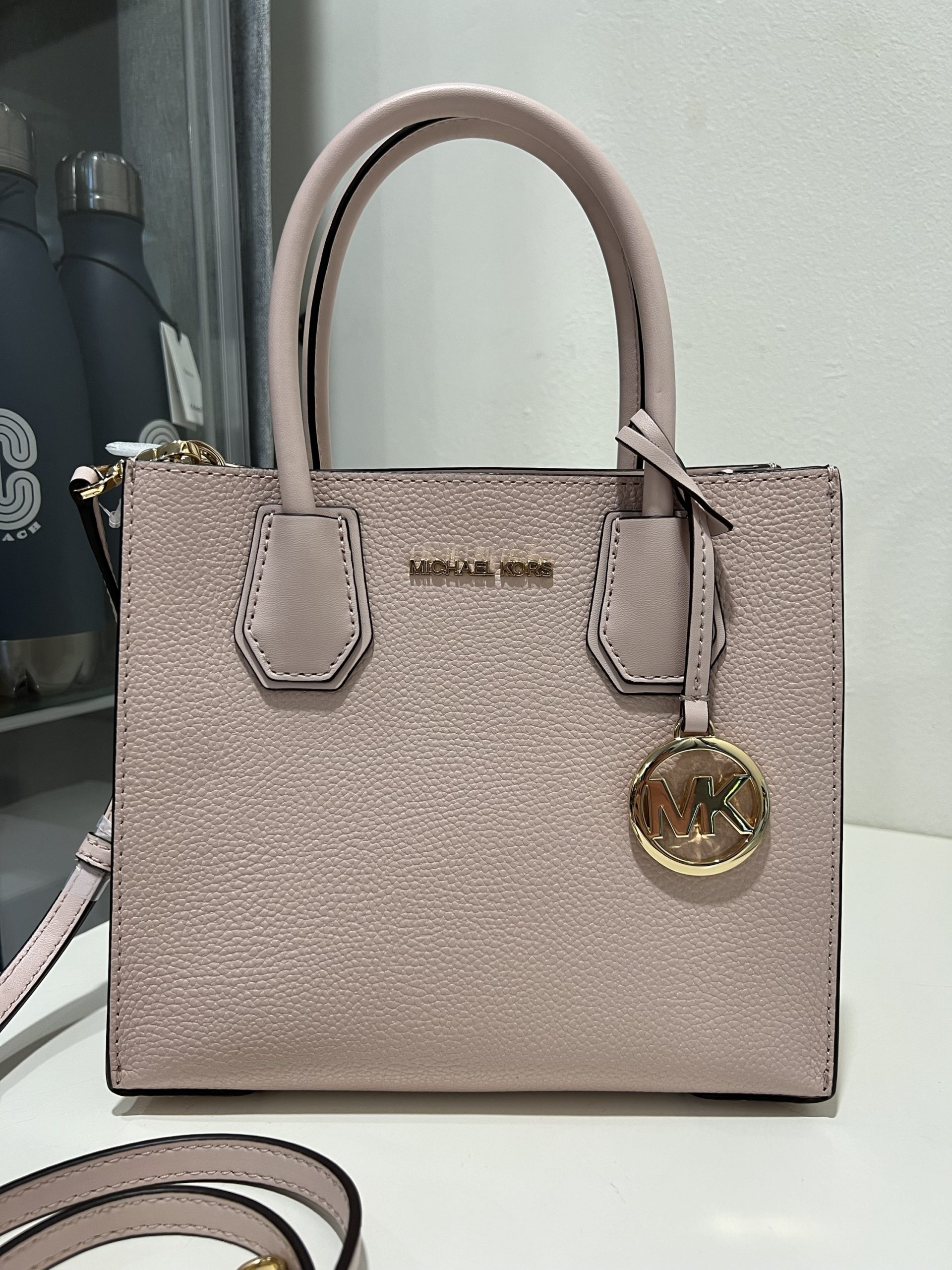 Michael Kors Mercer Medium Messenger in Powder Blush – Exclusively USA