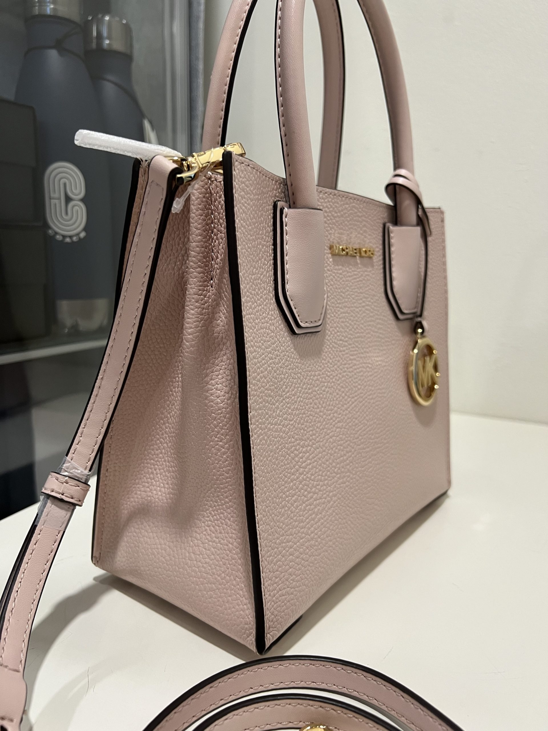 Michael Kors Mercer Medium Messenger in Powder Blush – Exclusively USA