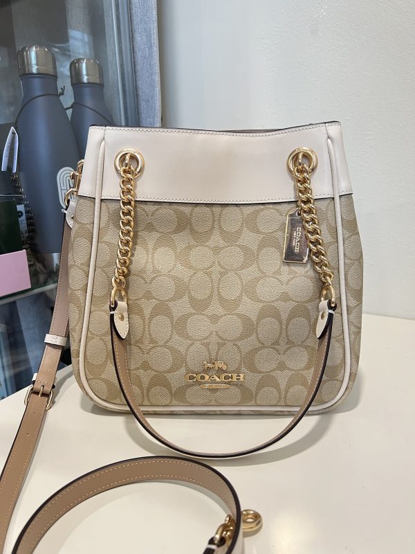 Cassie Chain Link Bucket Bag White main image 1