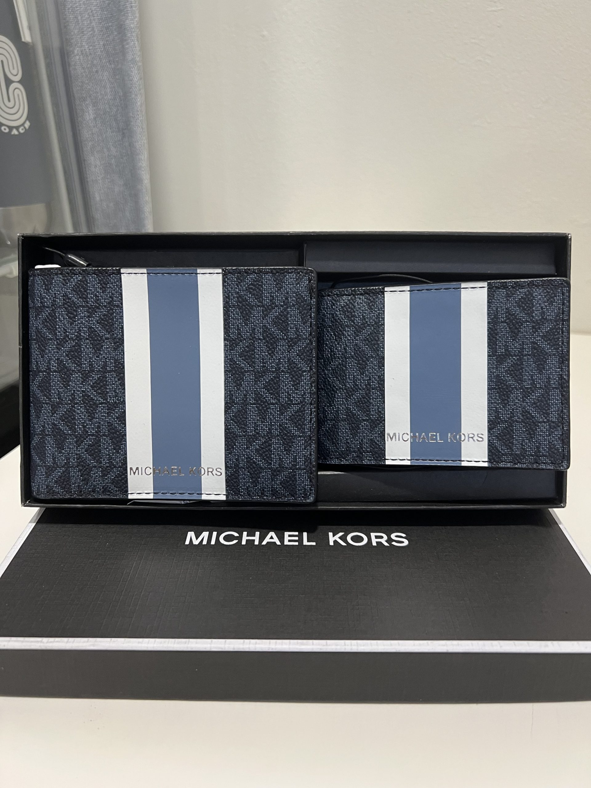 Michael Kors 3 in 1 Wallet Boxed Set in Signature Admiral – Exclusively USA