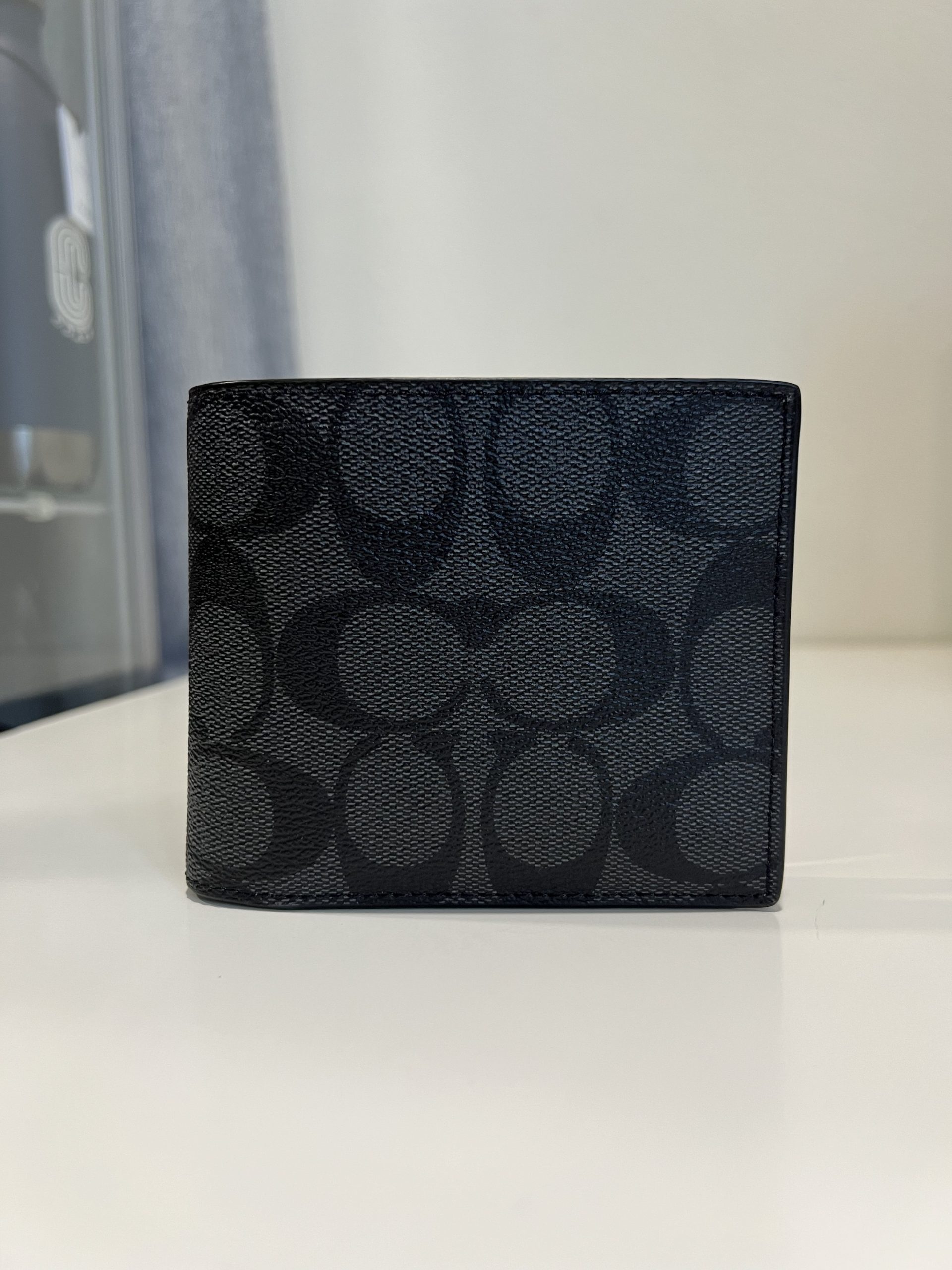 Coach Compact ID Wallet in Signature Charcoal/ Black Exclusively USA