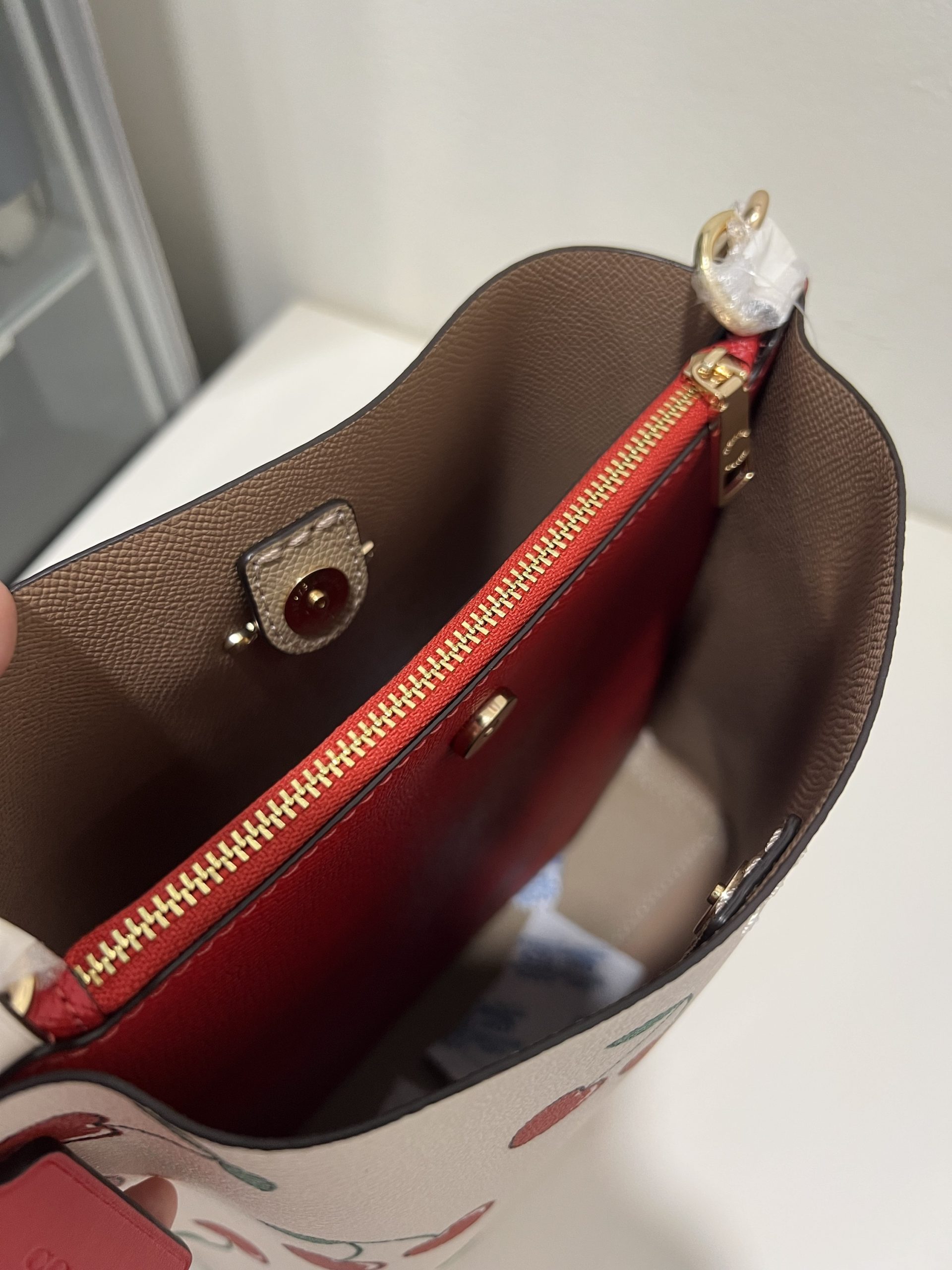 Coach Mollie Bucket 22 With Heart Cherry Print - Image 4