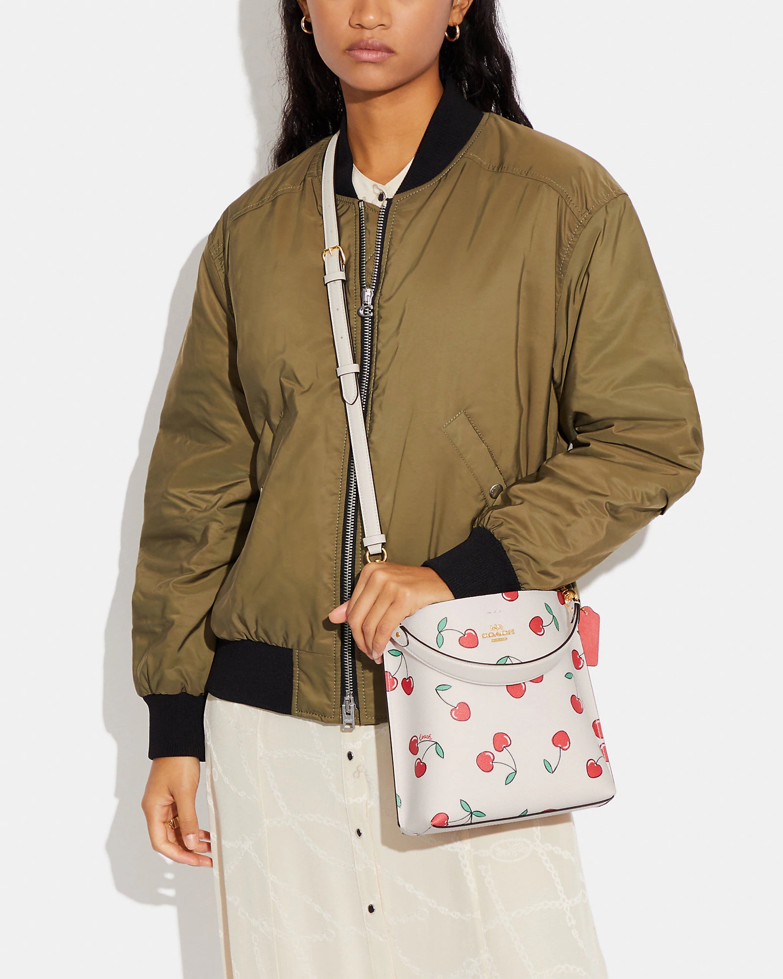 Coach Mollie Bucket 22 With Heart Cherry Print - Image 6