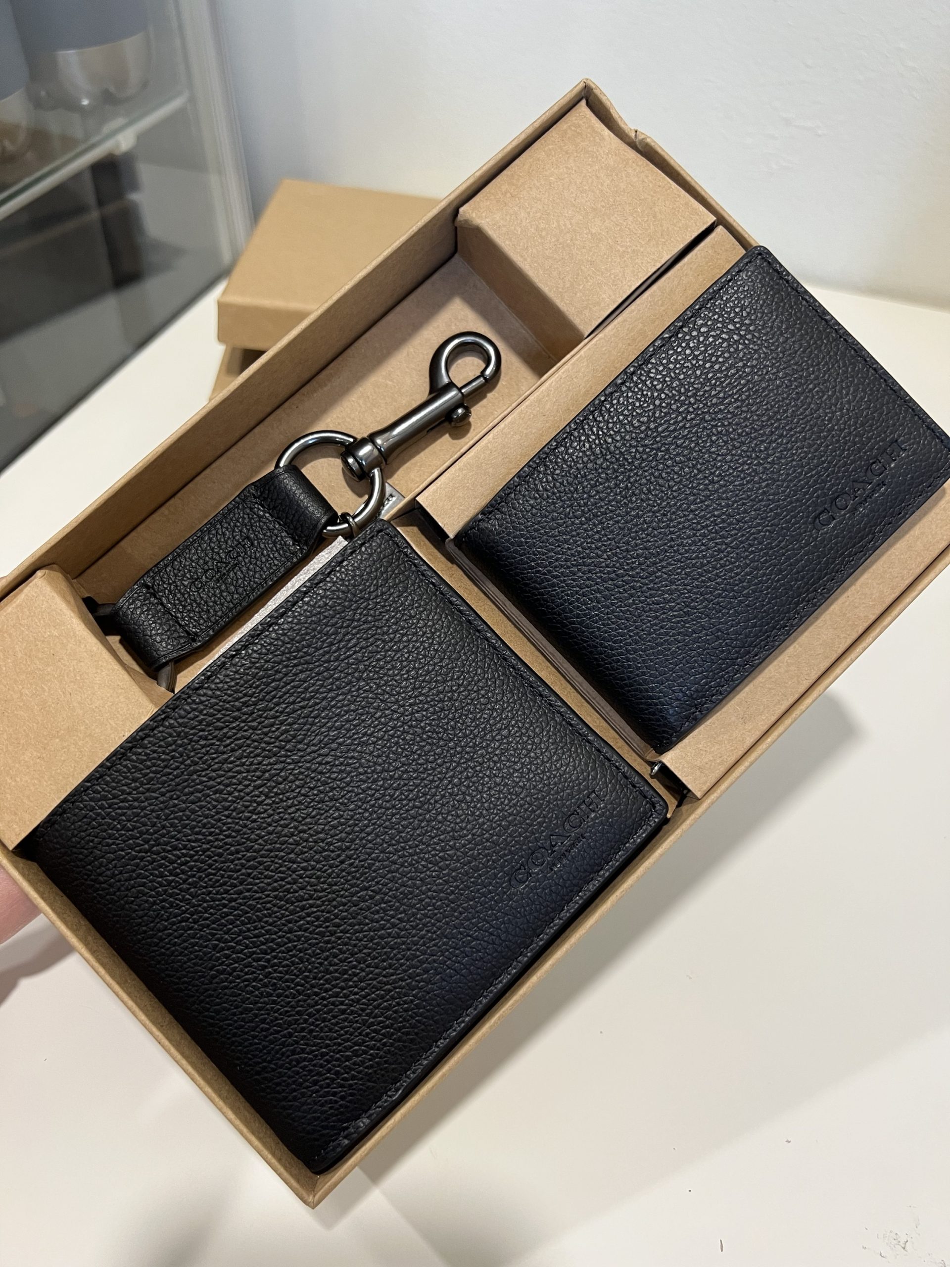 Coach Boxed Compact ID Wallet With Trigger Snap Key Fob in Black