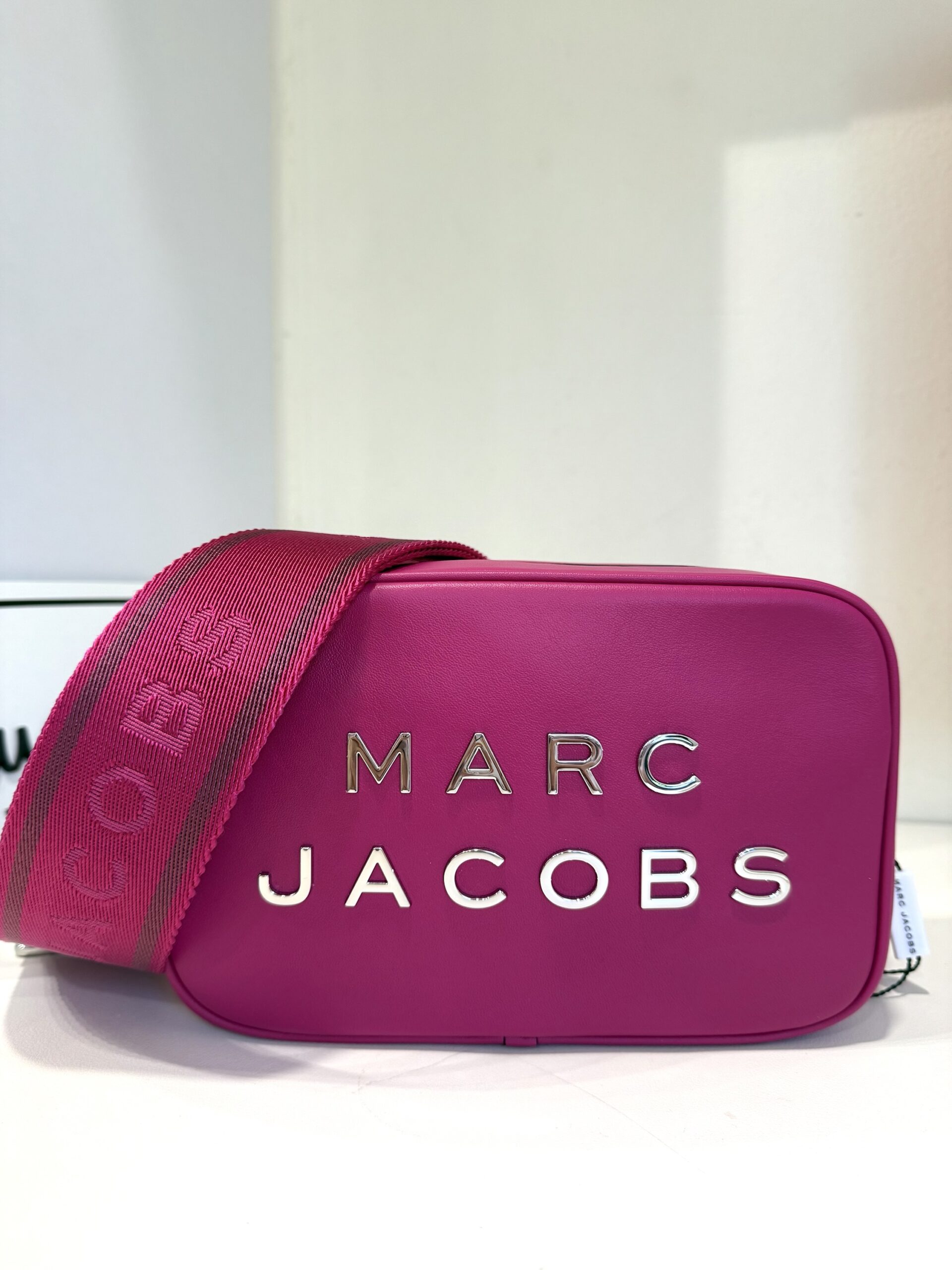Marc Jacobs Flash Crossbody in Lipstick Pink