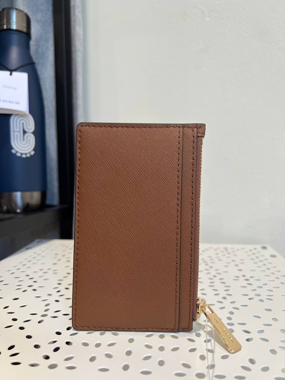 Michael Kors Jet Set Travel Medium TZ Card Case in Luggage - Image 2