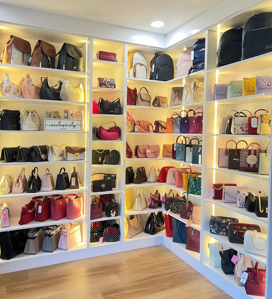 SHOWROOM