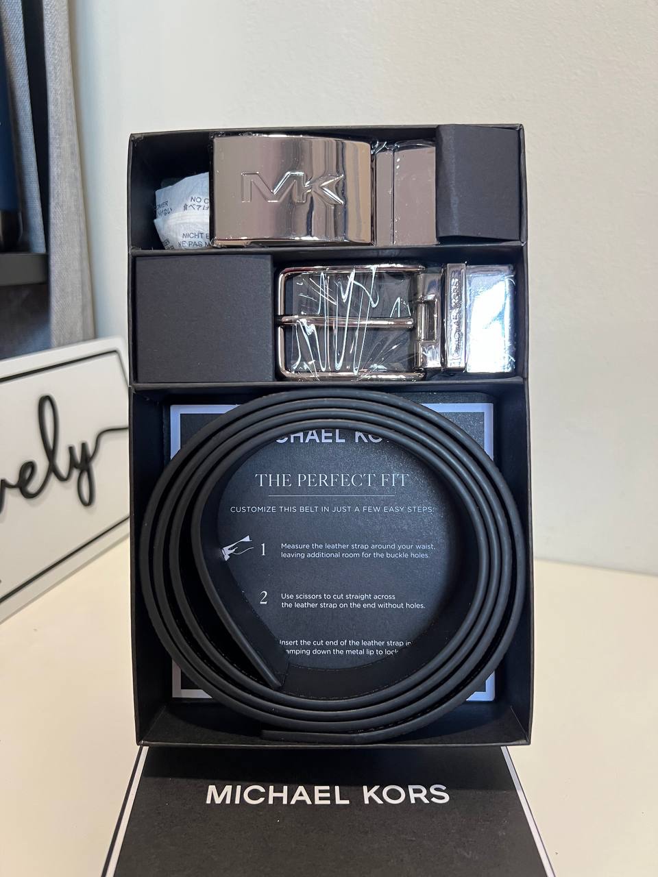 Michael Kors 4 IN 1 Reversible Belt Boxed Set in Signature Black / Black
