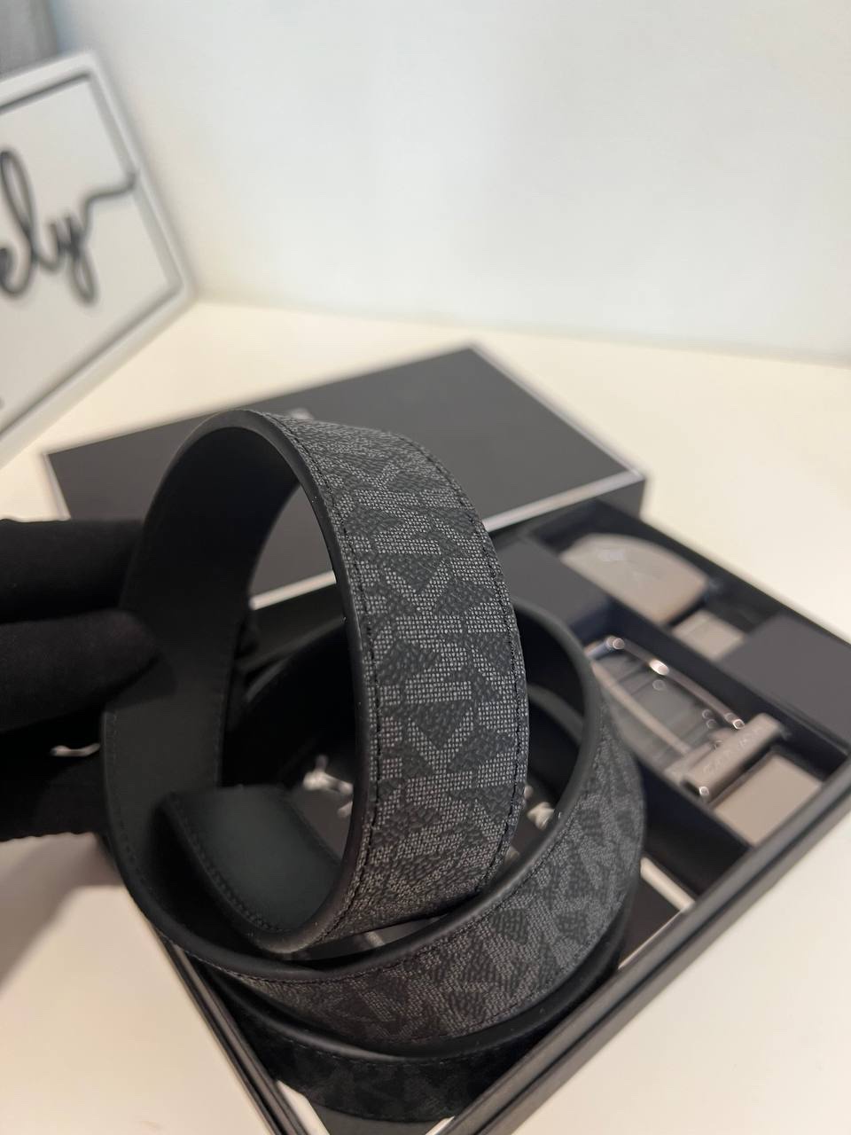 Michael Kors 4 IN 1 Reversible Belt Boxed Set in Signature Black / Black - Image 2