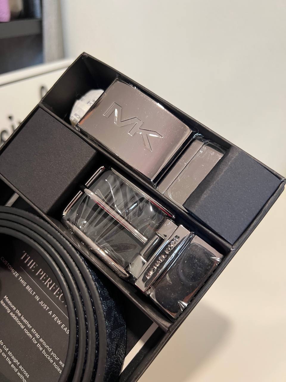 Michael Kors 4 IN 1 Reversible Belt Boxed Set in Signature Black / Black - Image 3