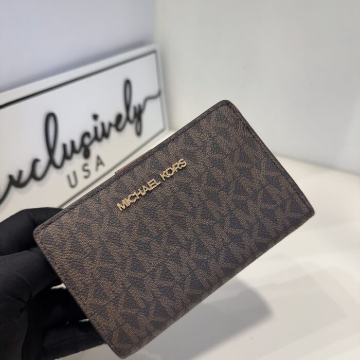 Michael Kors Jet Set Travel Medium Wallet in Signature Brown
