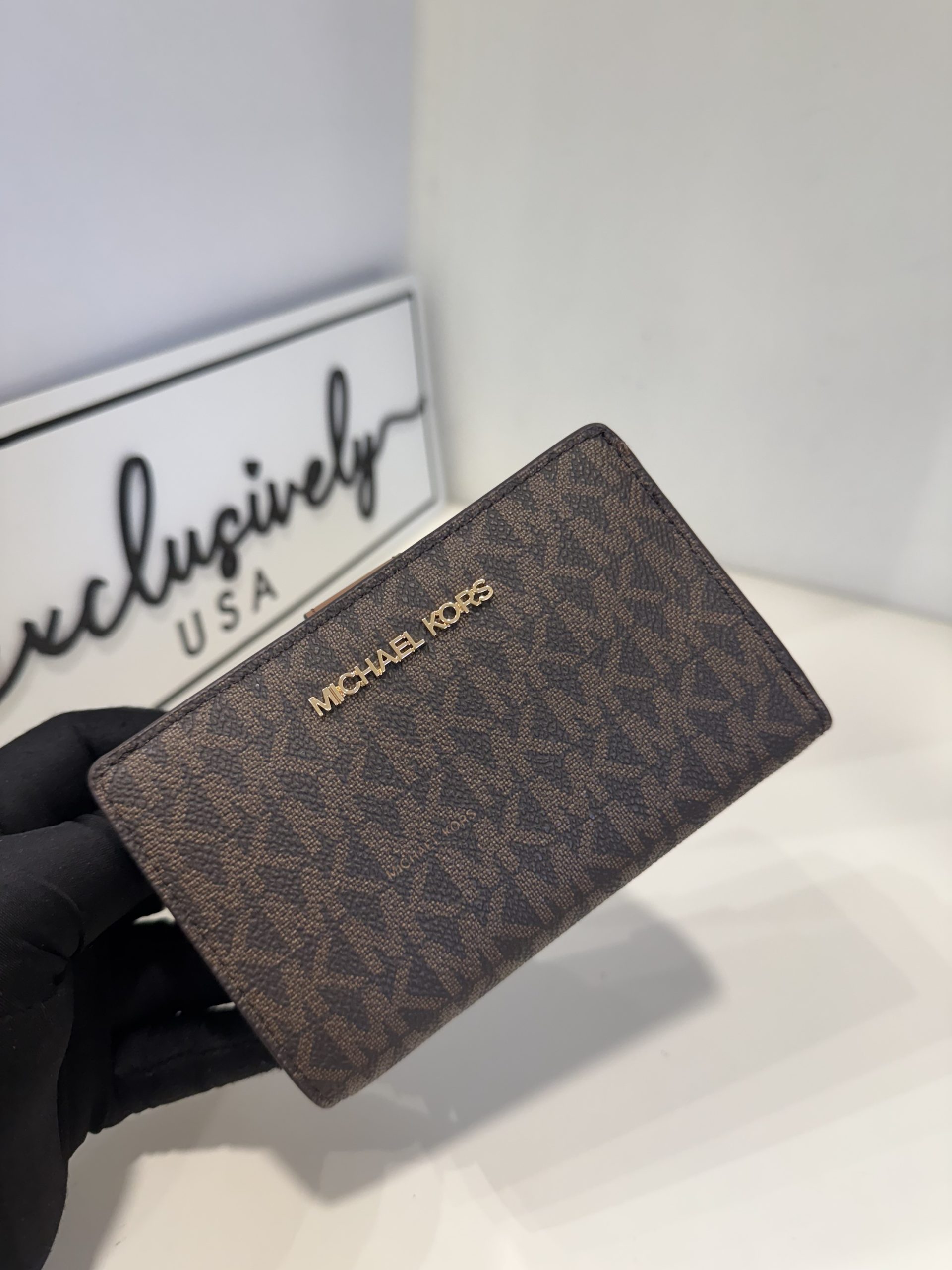 Michael Kors Jet Set Travel Medium Wallet in Signature Brown