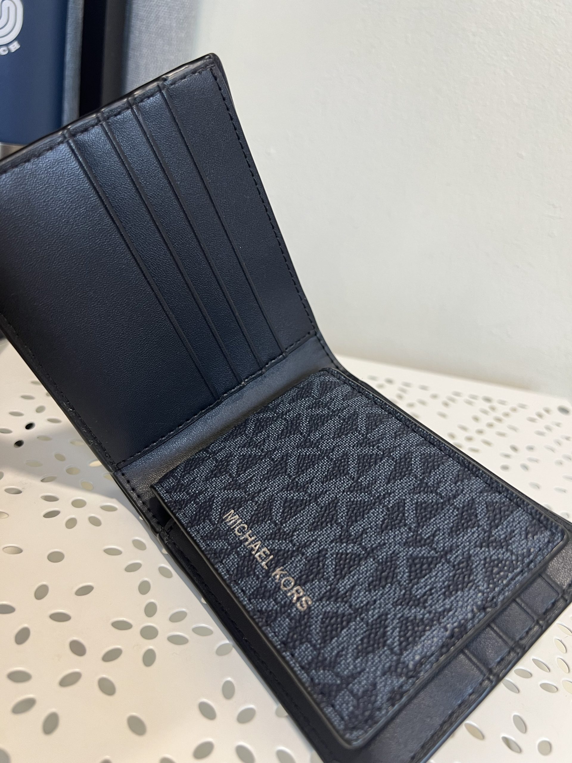 Michael Kors Cooper Billfold With Passcase Wallet in Signature Admiral Blue - Image 2