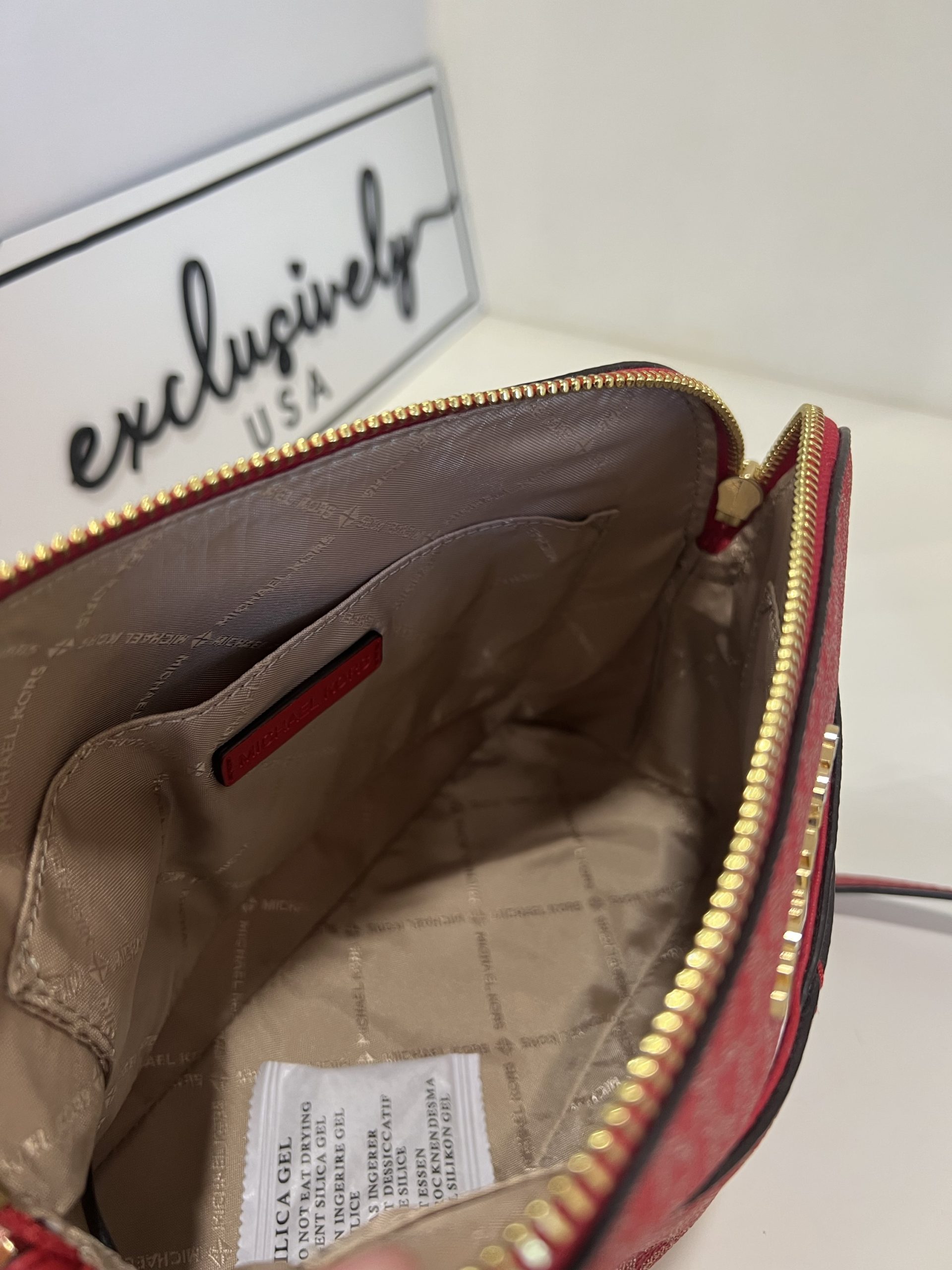 Michael Kors Jet Set Travel Medium Dome Crossbody in Signature Red Multi - Image 3