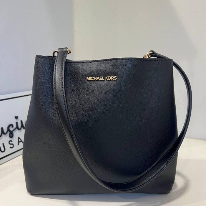 Michael Kors Pratt Medium Bucket Shoulder in Black