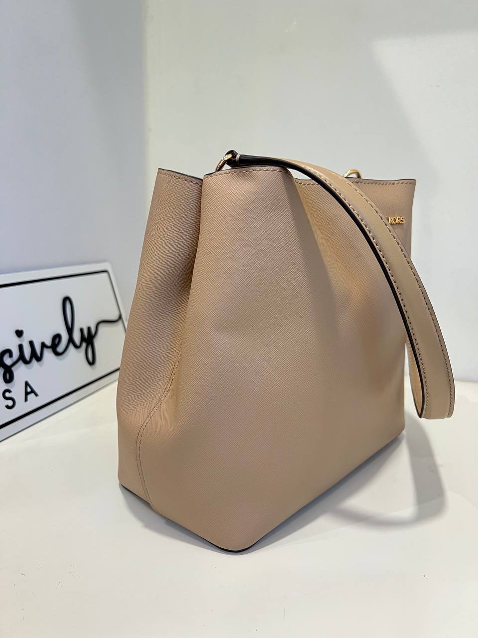 Michael Kors Pratt Medium Bucket Shoulder in Camel - Image 2
