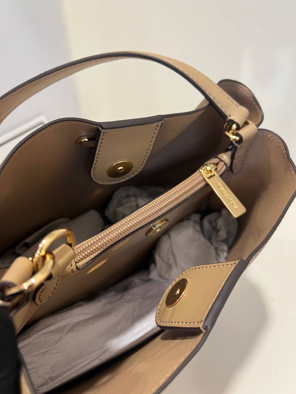Michael Kors Pratt Medium Bucket Shoulder in Camel - Image 3