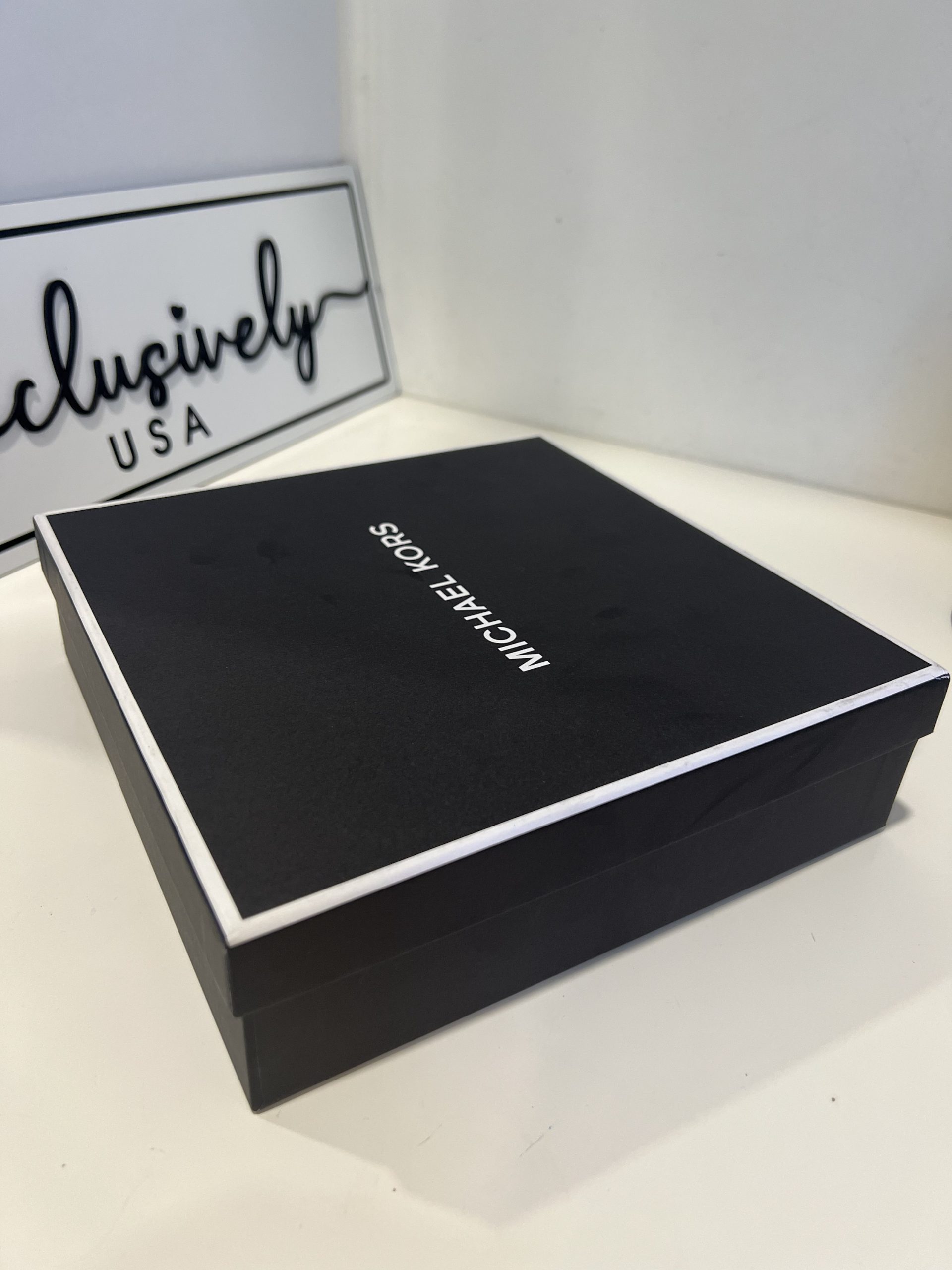 Michael Kors Signature Logo Card Case and Belt Gift Set in Black - Image 6