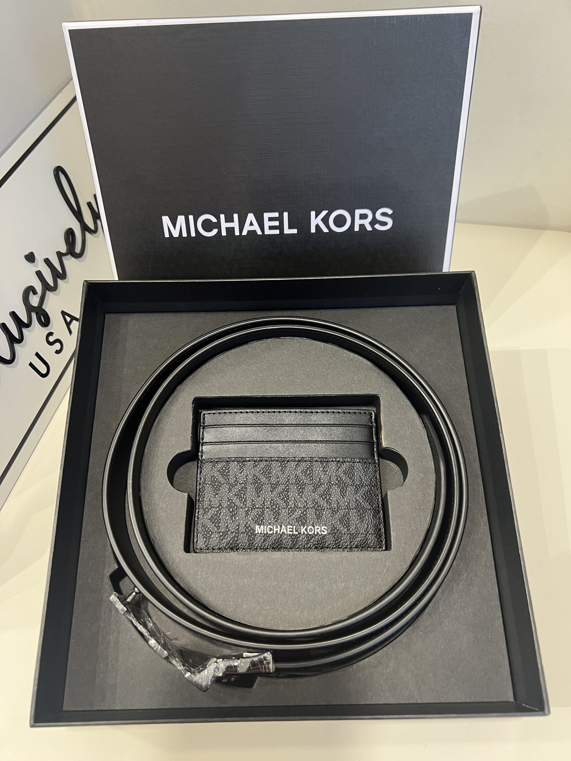 Michael Kors Signature Logo Card Case and Belt Gift Set in Black - Image 3