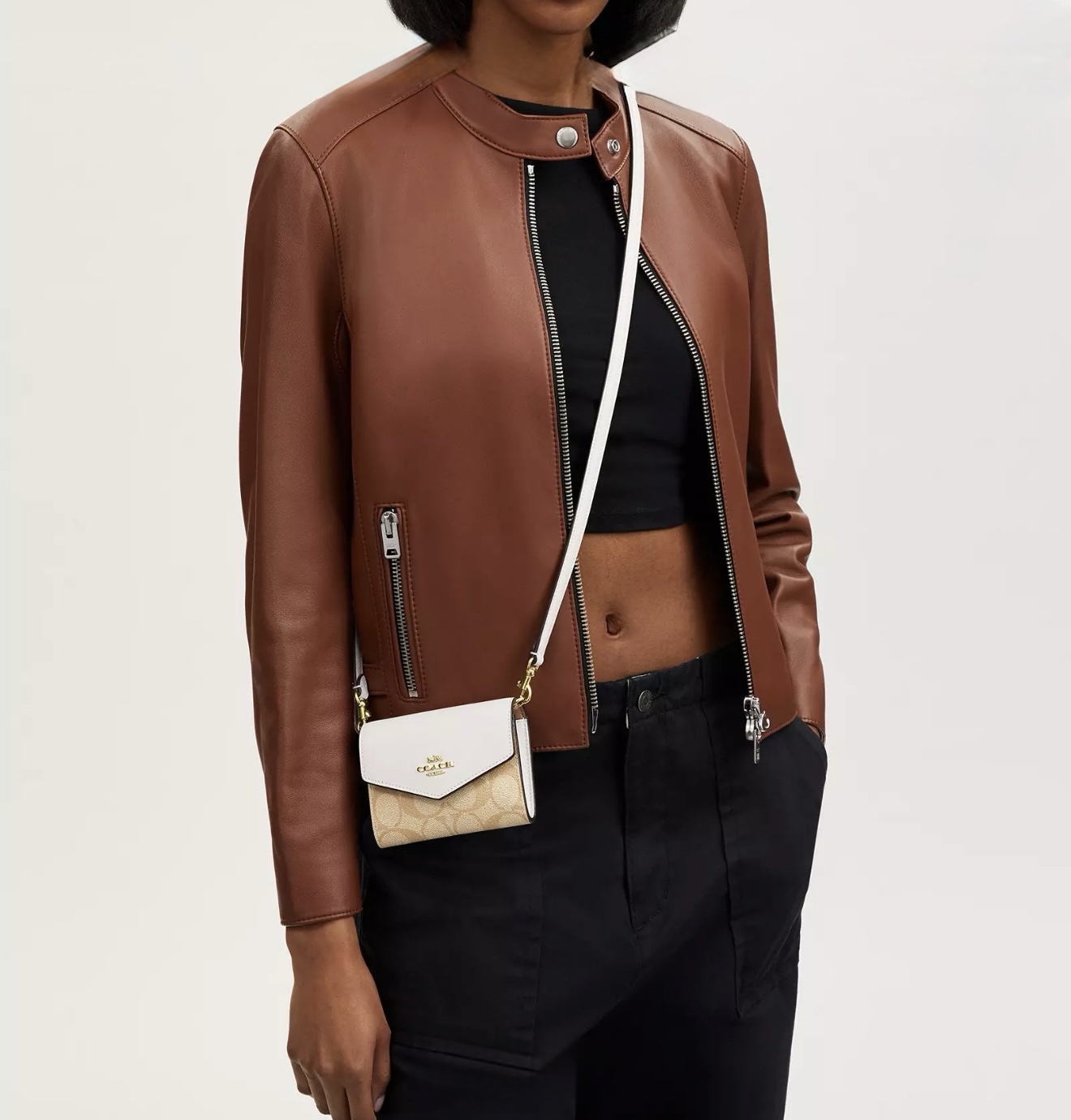 Coach Mini Envelope Wallet With Strap in Signature Light Khaki Chalk - Image 4