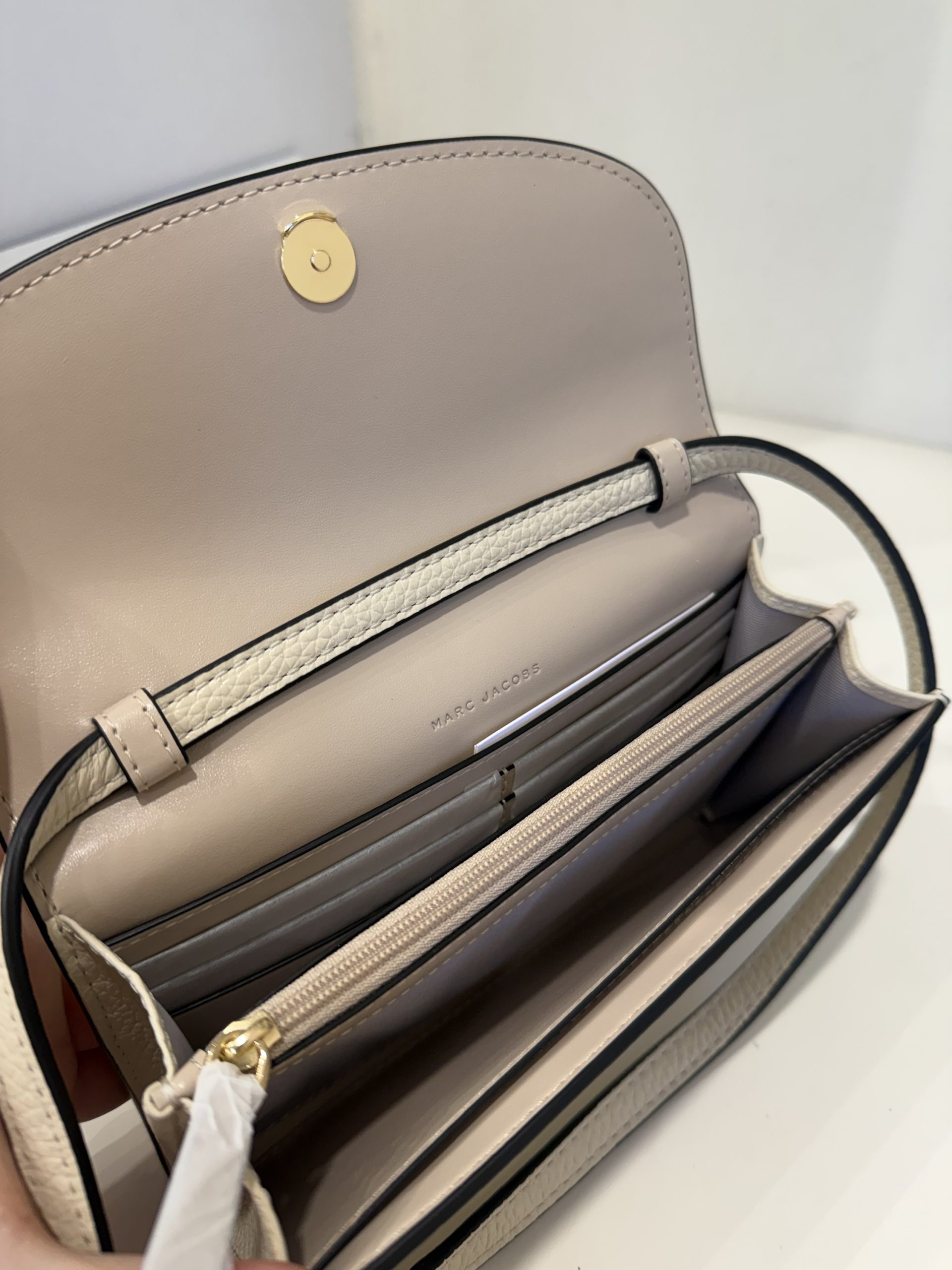 Marc Jacobs Groove Wallet Crossbody in Marshmallow - Image 3