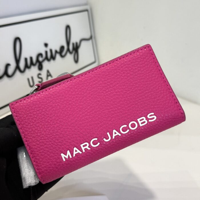 Marc Jacobs Small Slim Bifold Wallet in Hot Pink