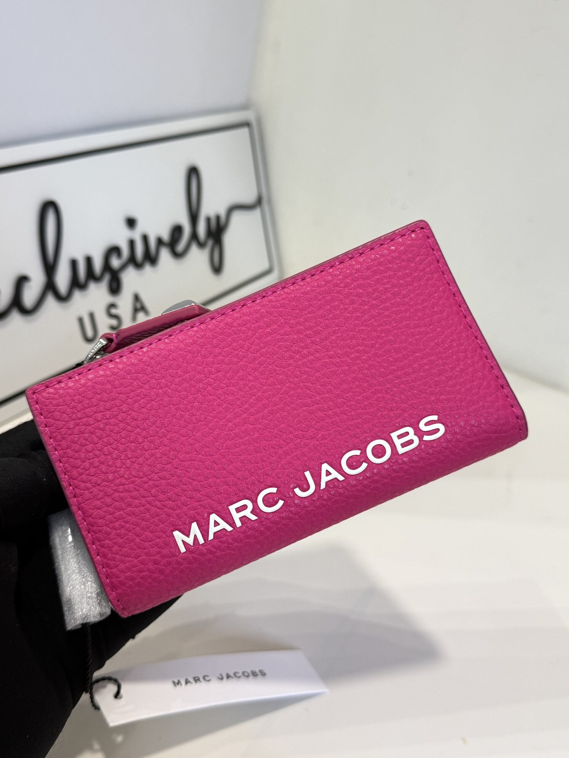 Marc Jacobs Small Slim Bifold Wallet in Hot Pink