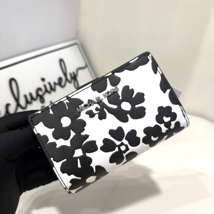 Michael Kors Jet Set Travel Medium Floral Print Bifold Wallet in Black