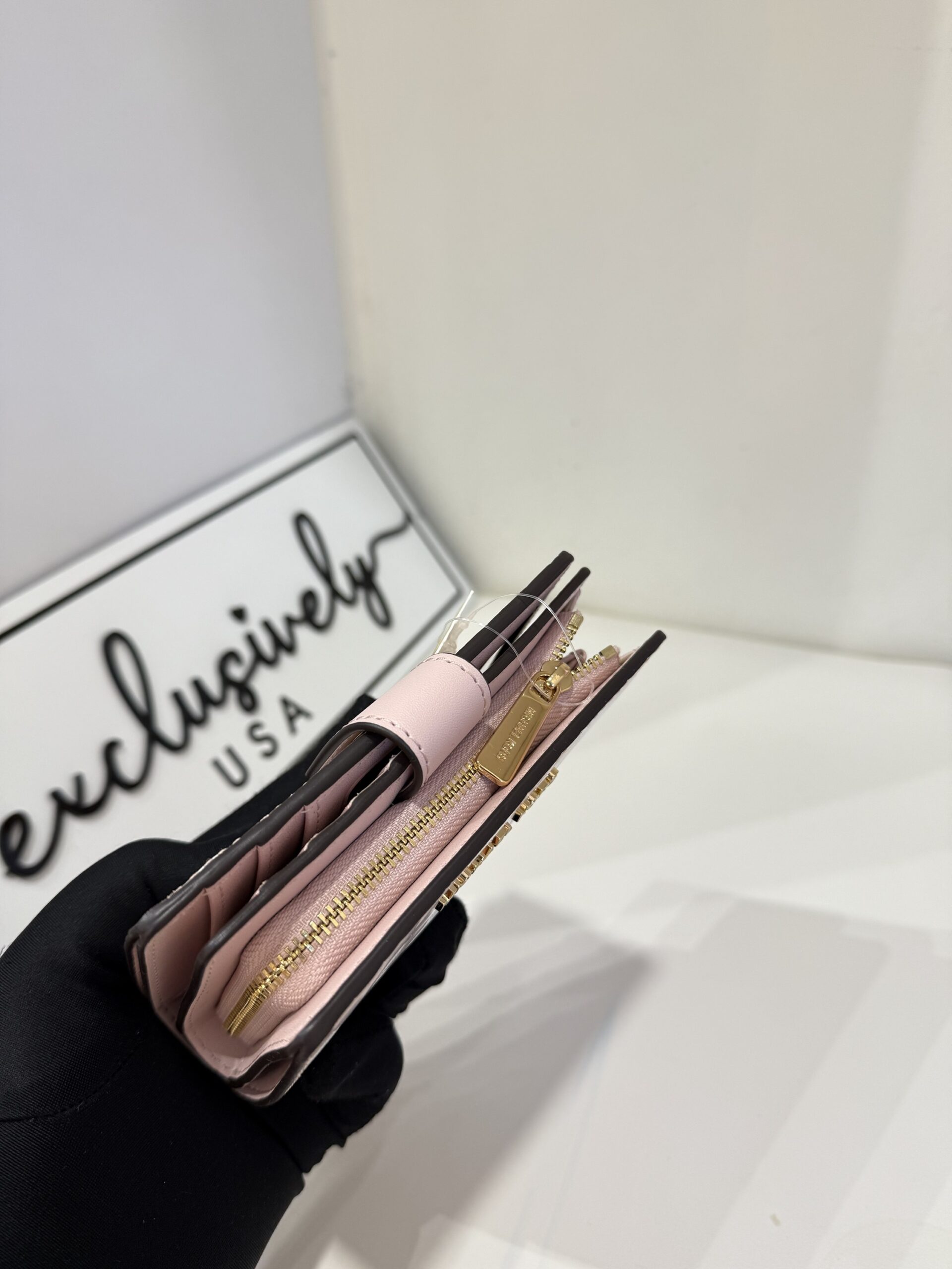 Michael Kors Jet Set Travel Medium Floral Print Bifold Wallet in Powder Blush - Image 2