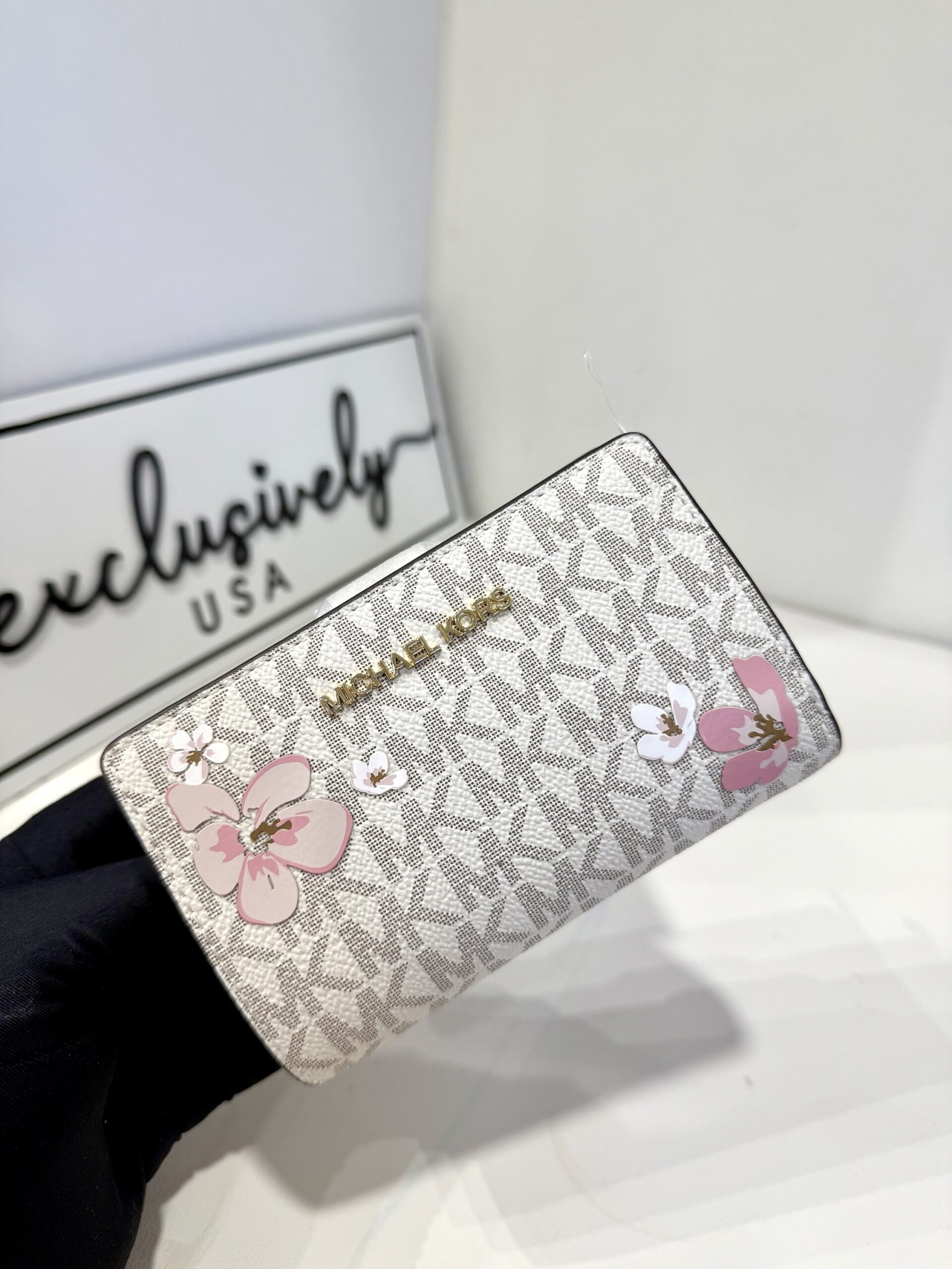 Michael Kors Jet Set Travel Medium Floral Print Bifold Wallet in Signature Light Cream Multi