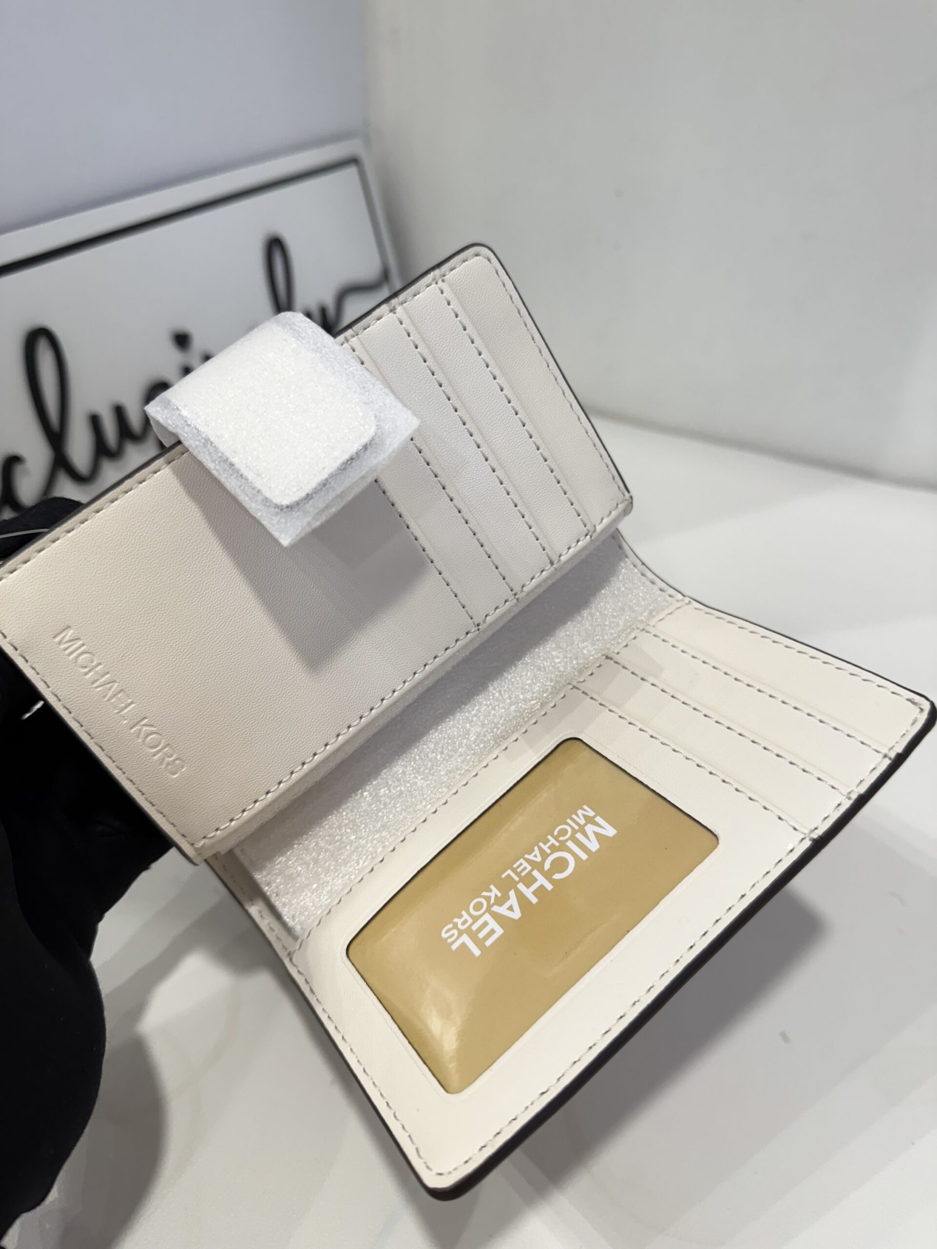 Michael Kors Jet Set Travel Medium Floral Print Bifold Wallet in Signature Light Cream Multi - Image 3