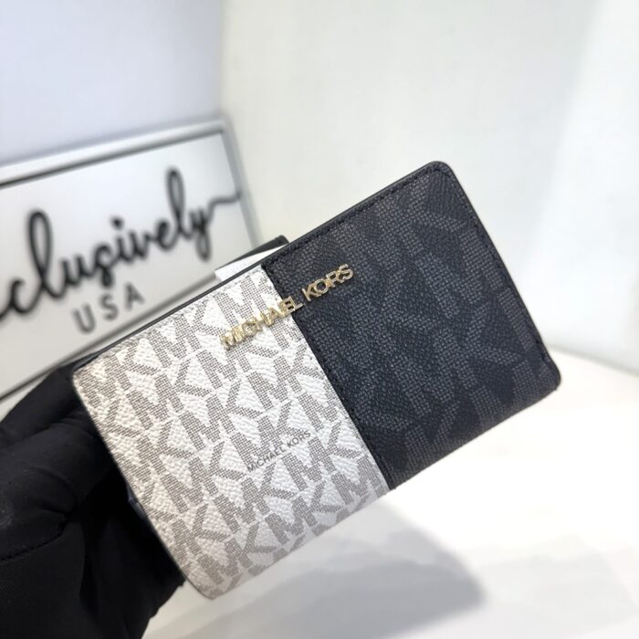 Michael Kors Jet Set Travel Medium Bifold Wallet in Signature Black Multi